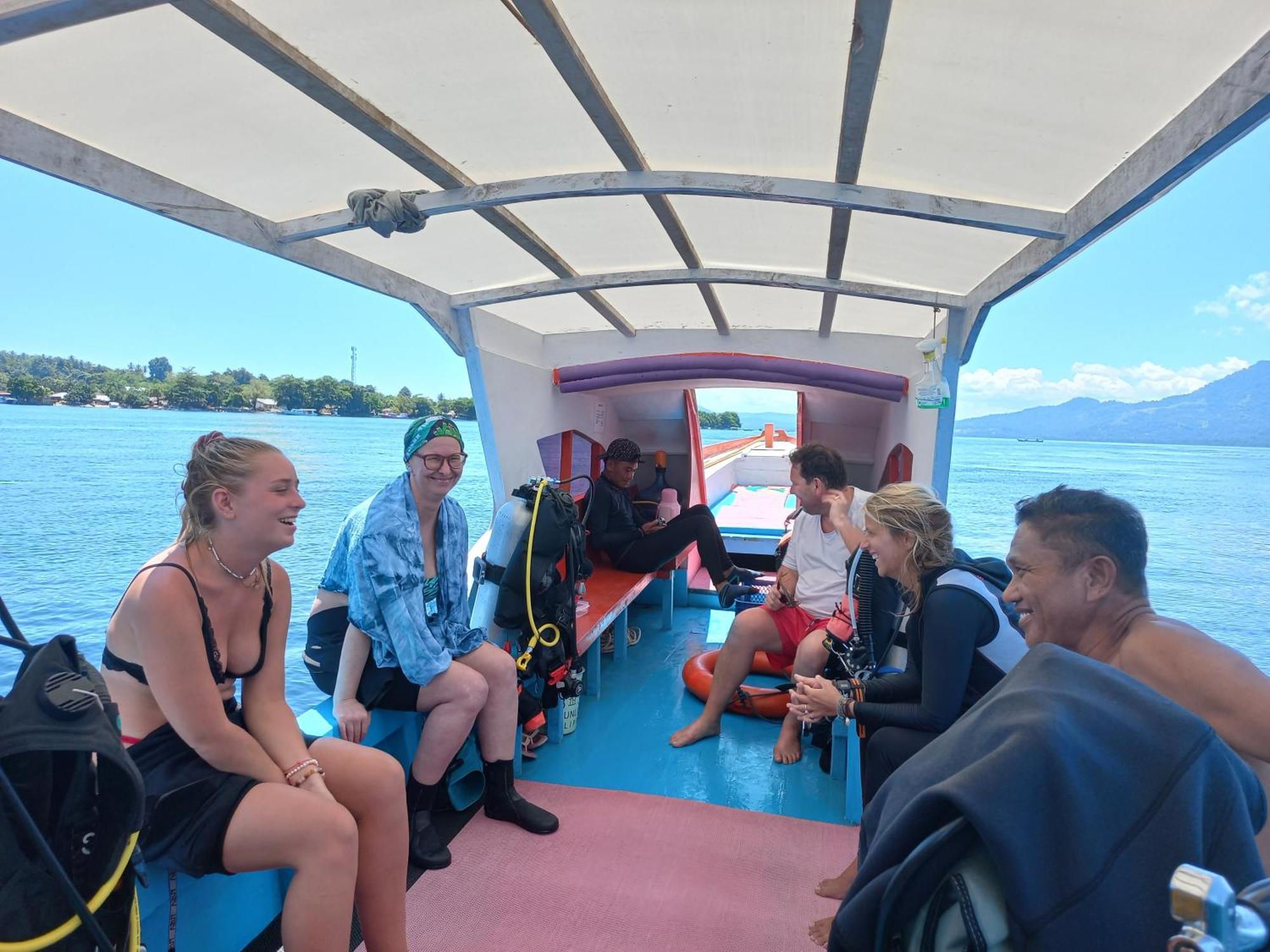 4 Sisters Divers Bunaken Eksteriør billede
