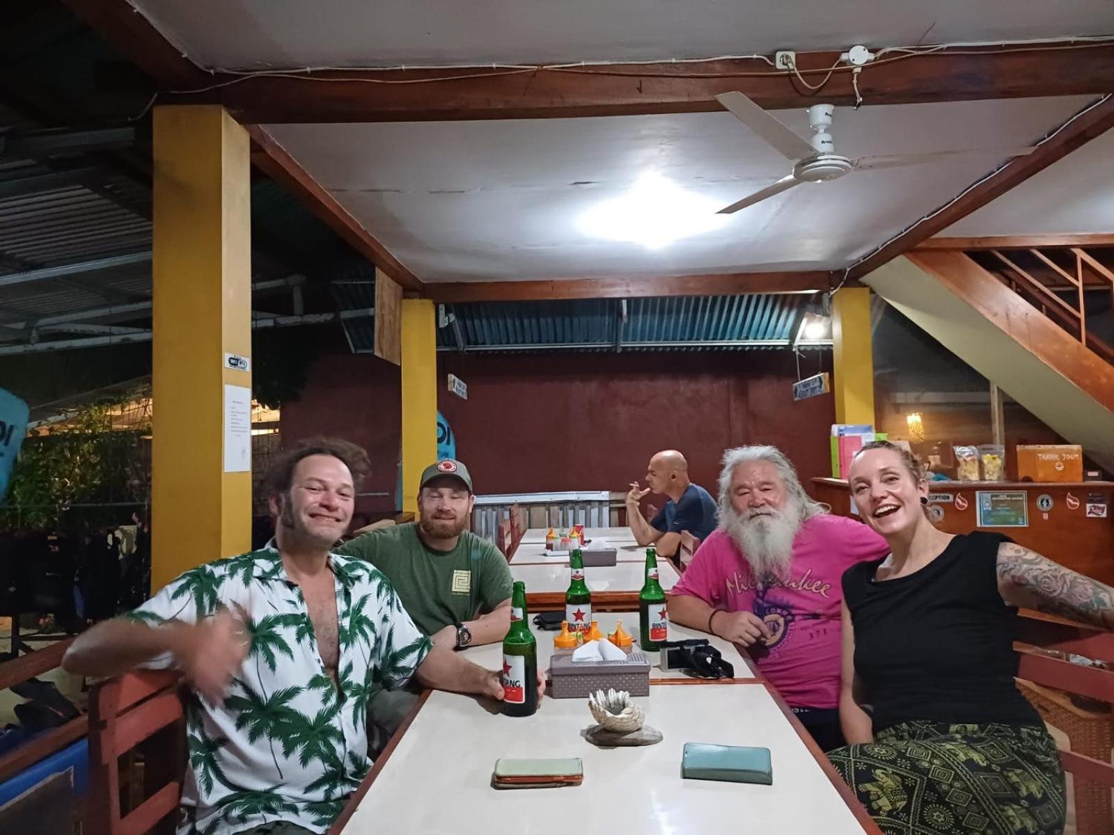 4 Sisters Divers Bunaken Eksteriør billede