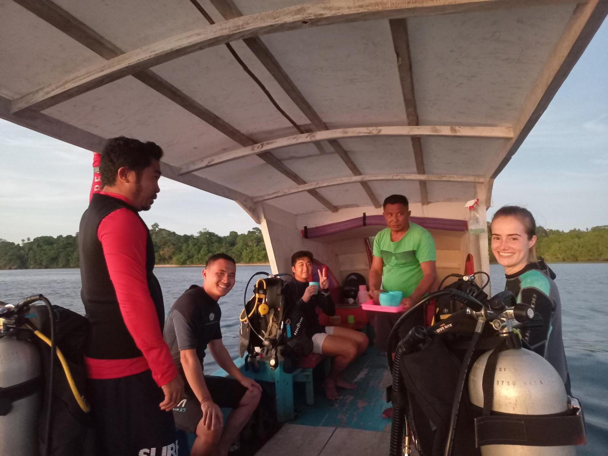 4 Sisters Divers Bunaken Eksteriør billede
