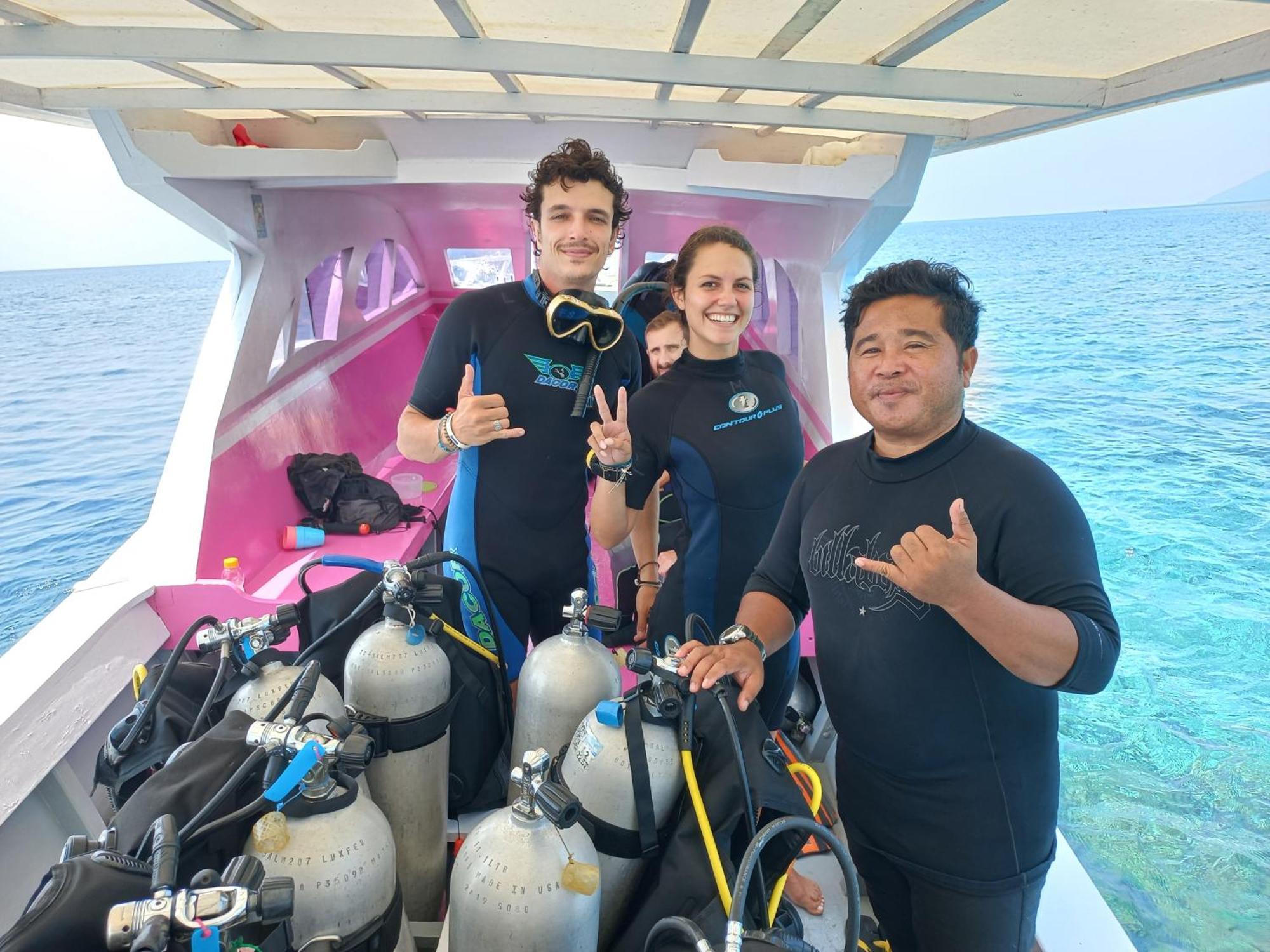 4 Sisters Divers Bunaken Eksteriør billede