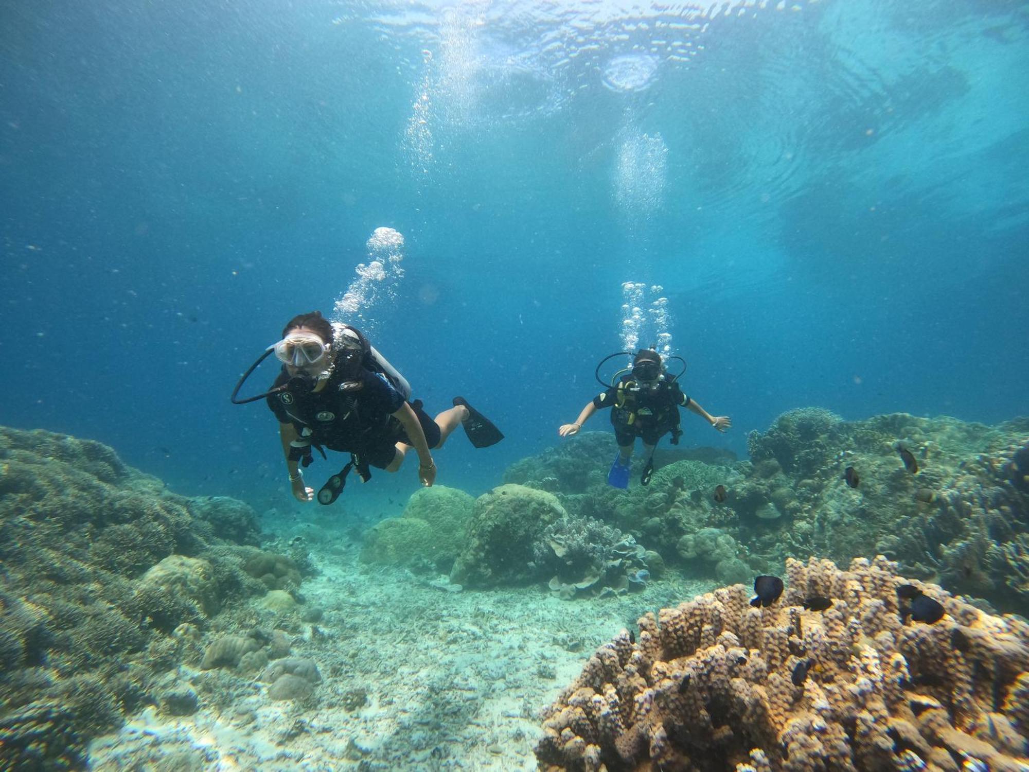 4 Sisters Divers Bunaken Eksteriør billede
