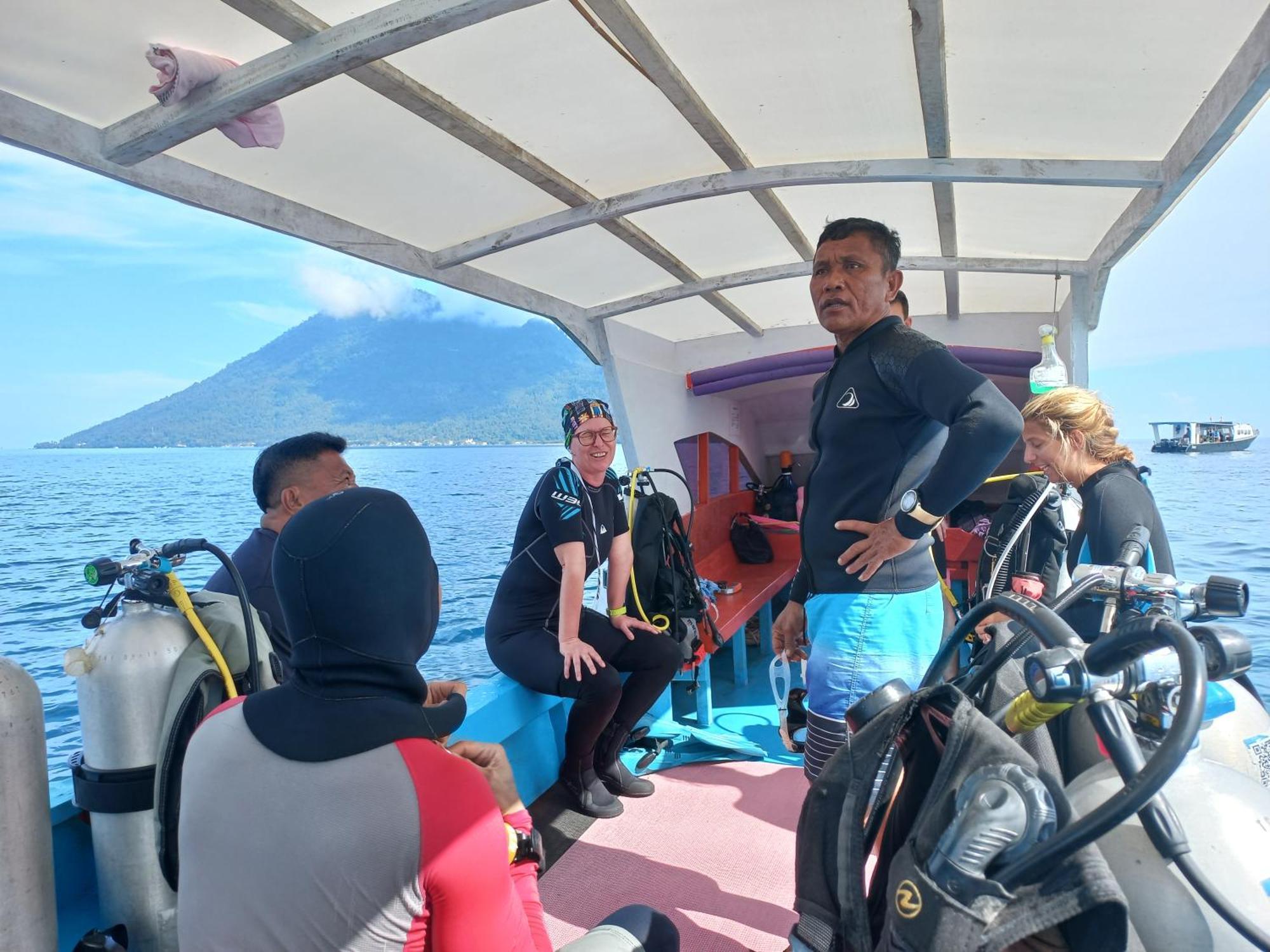 4 Sisters Divers Bunaken Eksteriør billede