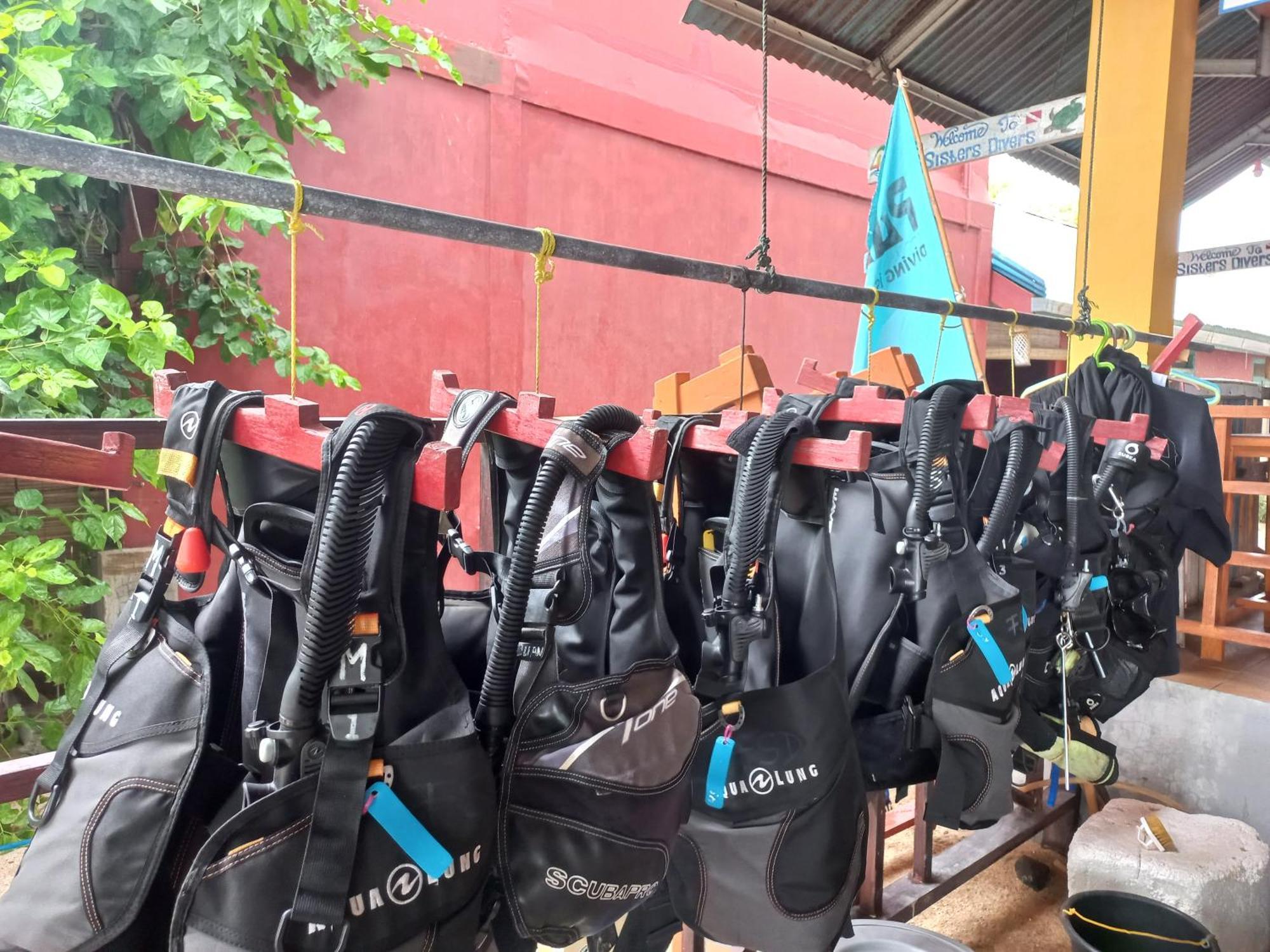 4 Sisters Divers Bunaken Eksteriør billede