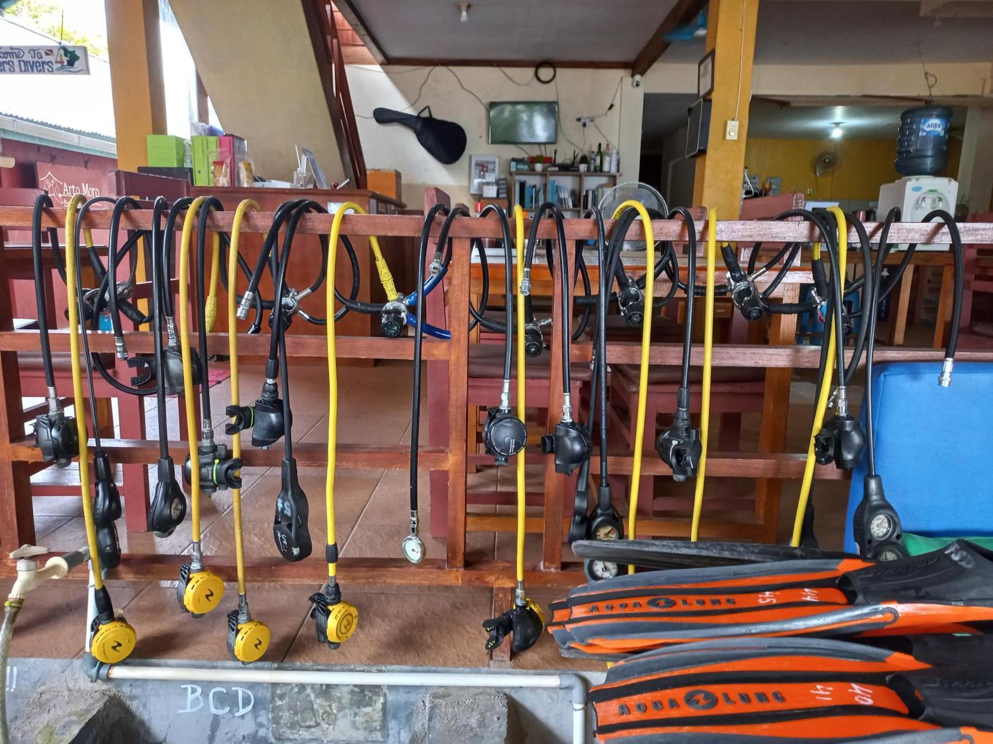 4 Sisters Divers Bunaken Eksteriør billede