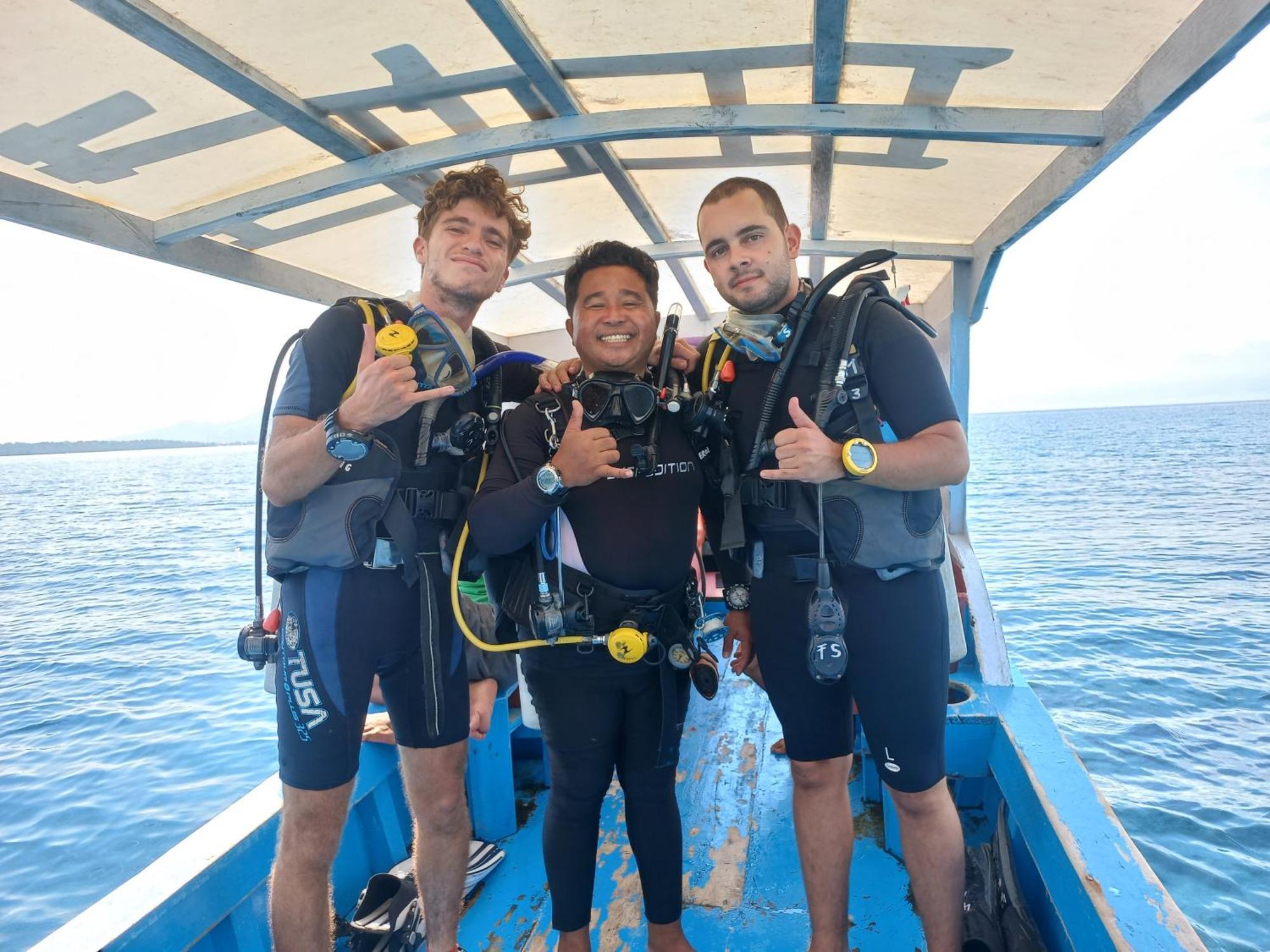 4 Sisters Divers Bunaken Eksteriør billede