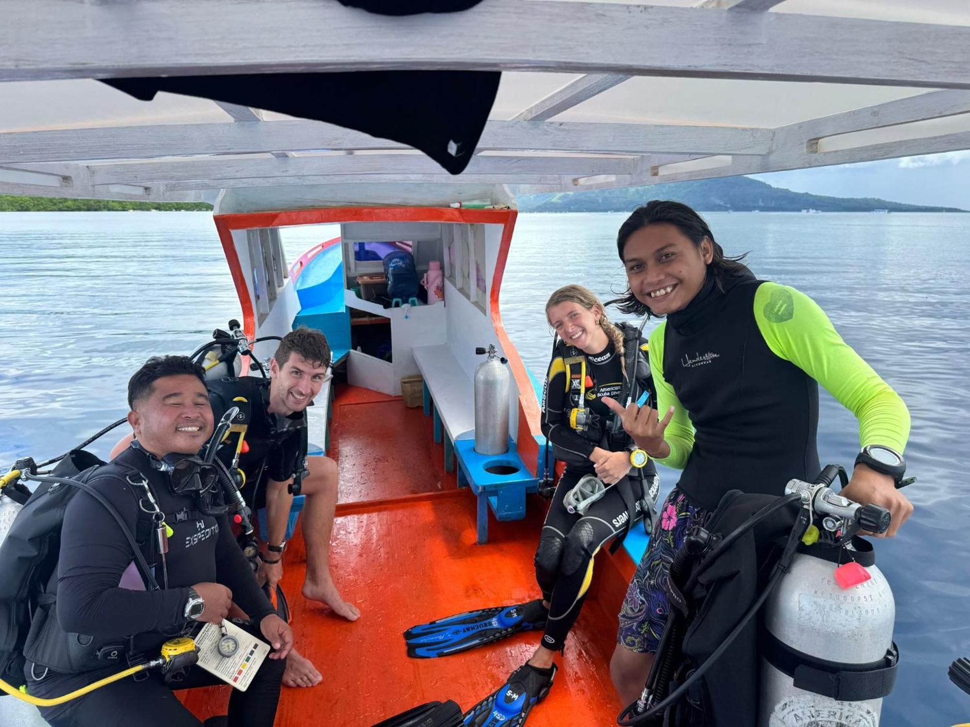 4 Sisters Divers Bunaken Eksteriør billede