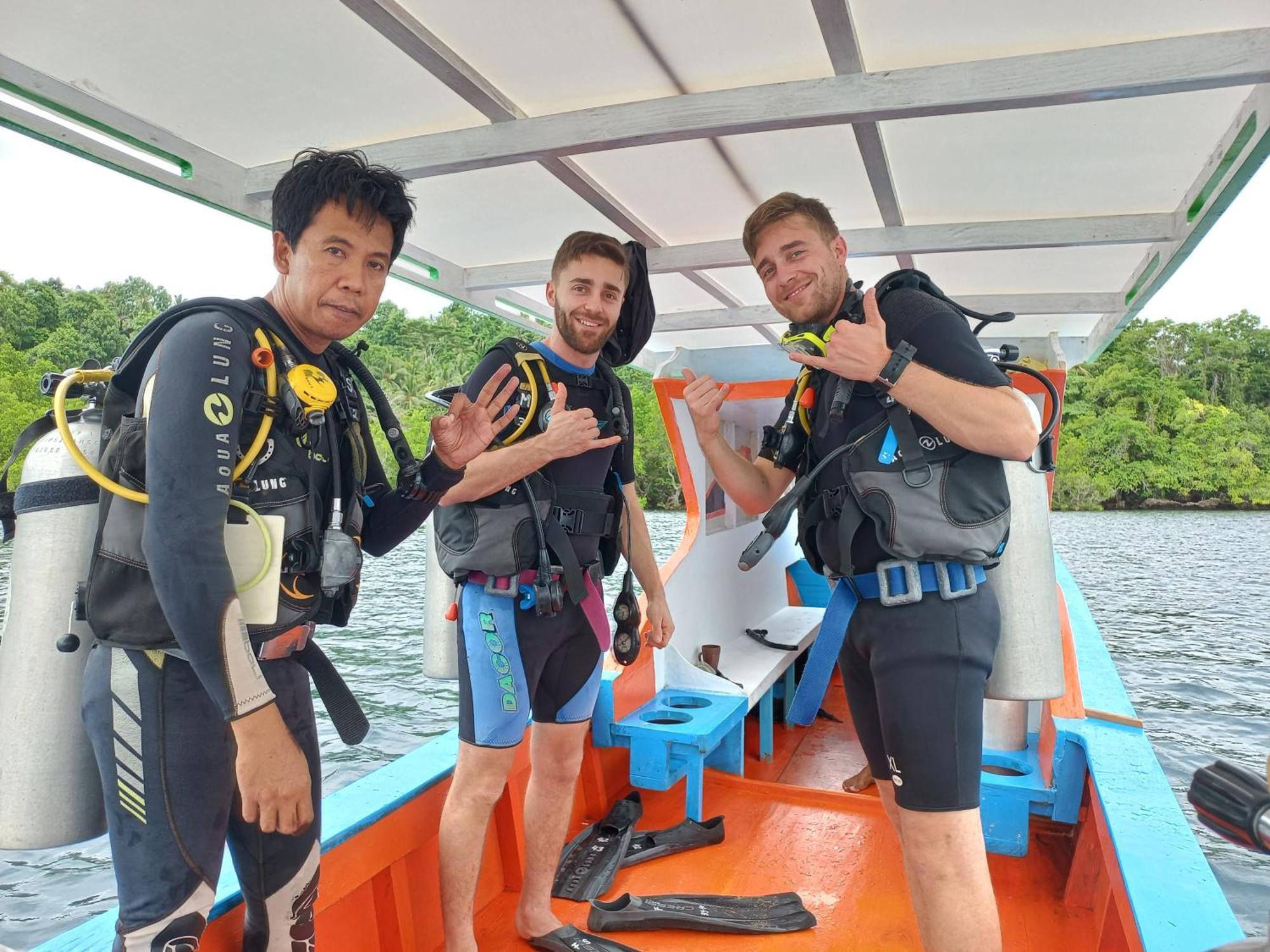 4 Sisters Divers Bunaken Eksteriør billede